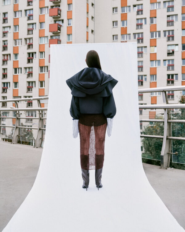 Kurtka wodoodporna z wiązaniem