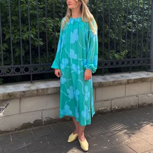 Sukienka w kwiaty zielona